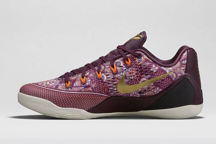 Krossovki-Nike-Kobe-9-EM-Silk-1