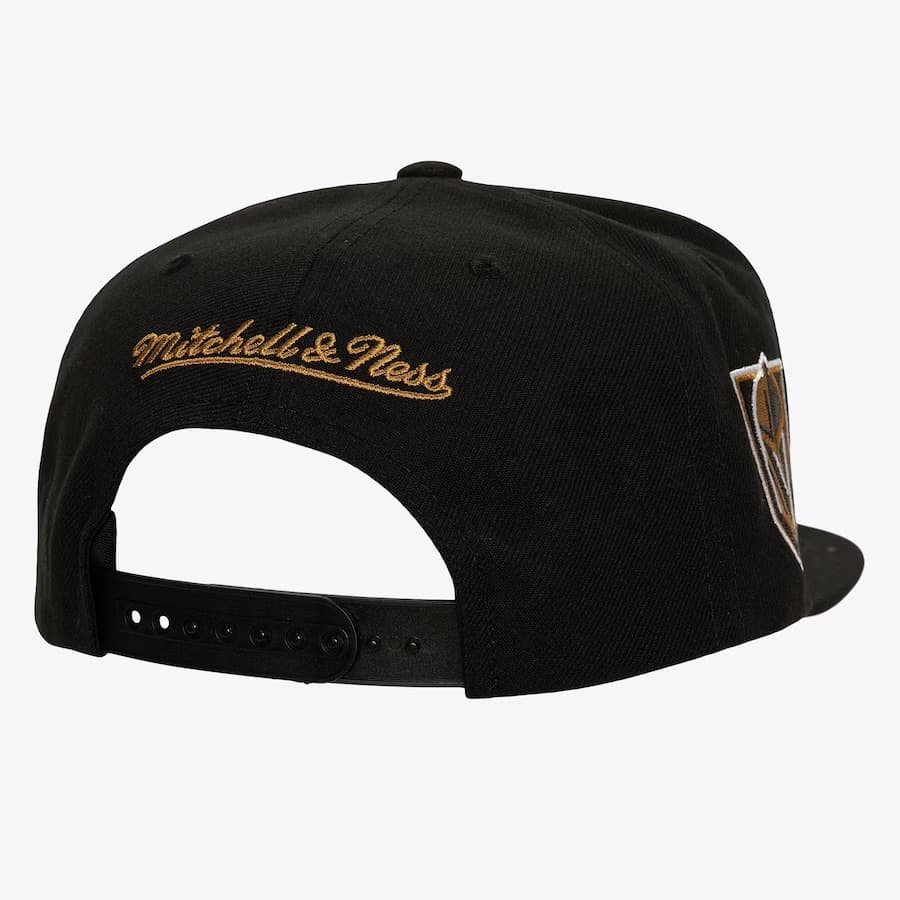 Бейсболка Mitchell & Ness Black Vegas Golden Knights Retro Sport Snapback Hat