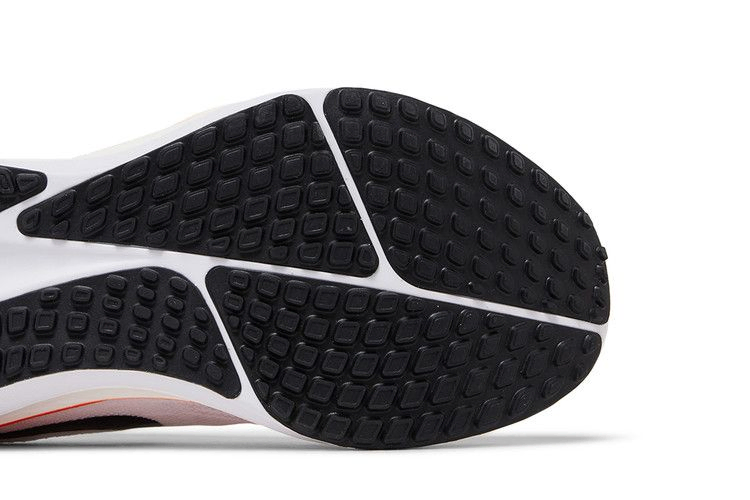 Кроссовки Nike Vomero 17 'White Bright Crimson'