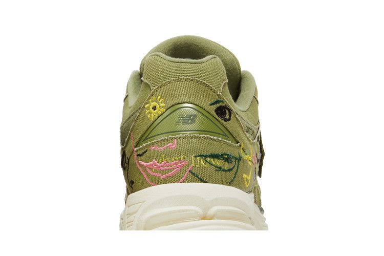 Кроссовки Bryant Giles x New Balance 2002R 'What Now?'