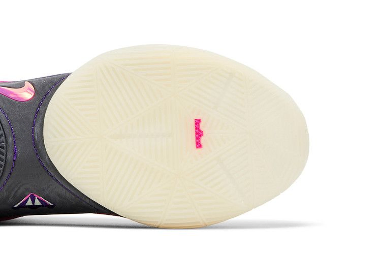 lebron-22-blacklight-fz1094-001_04