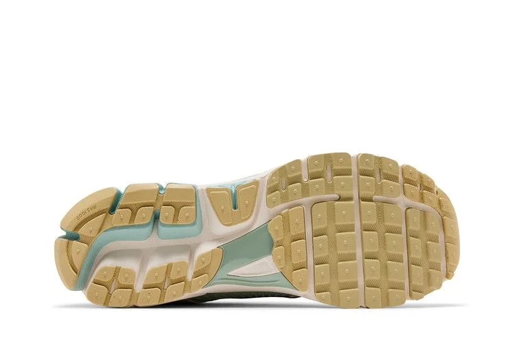Кроссовки Nike Air Zoom Vomero 5 'Team Gold Seafoam'