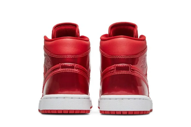 Кроссовки Wmns Air Jordan 1 Mid SE 'University Red Pomegranate'