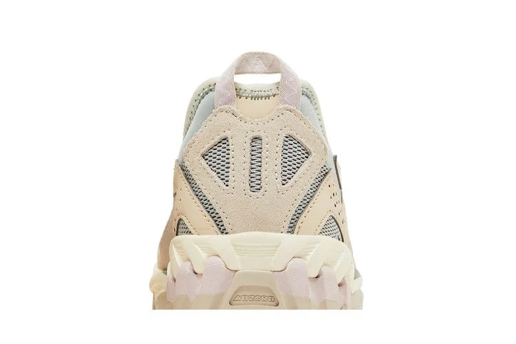Krossovki-Tokyo-Design-Studio-x-New-Balance-610S-Concrete-6