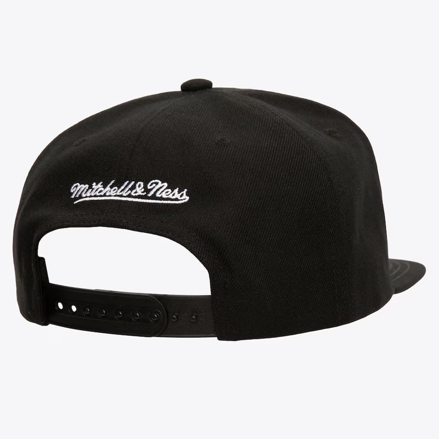 Бейсболка Mitchell & Ness Black Brooklyn Nets XL Logo Snapback Hat