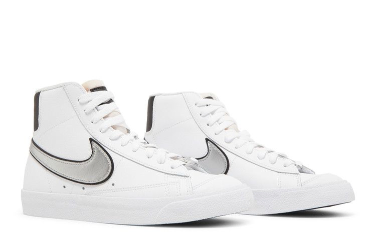 wmns-blazer-mid-77-essential-white-metallic-silver-dh0070-100_07