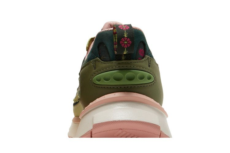 liberty-of-london-x-wmns-wild-rider-2-floral-382194-01_06