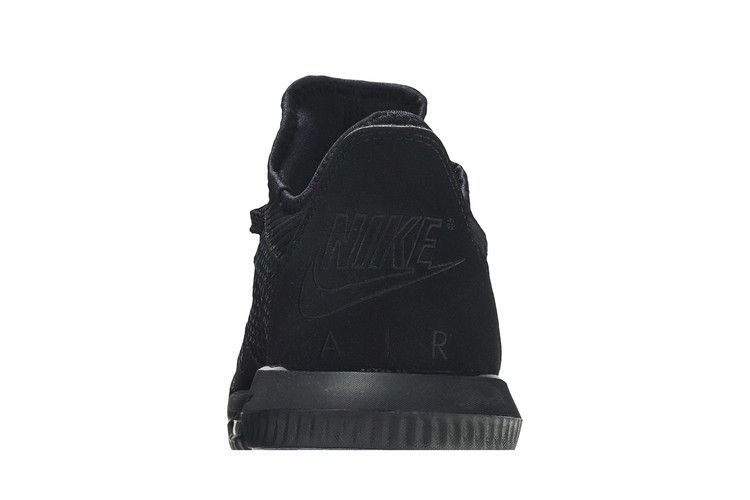 lebron-16-low-triple-black-ci2668-002_06