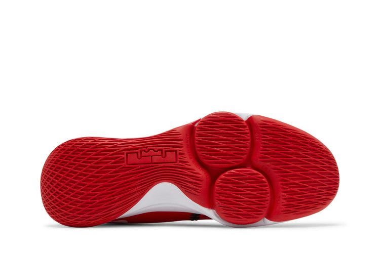 Кроссовки Nike LeBron Witness 5 'University Red'