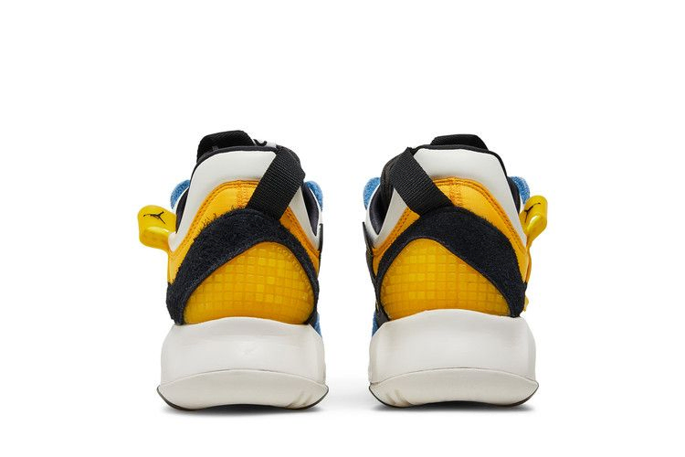 jordan-ma2-university-gold-cv8122-700_05