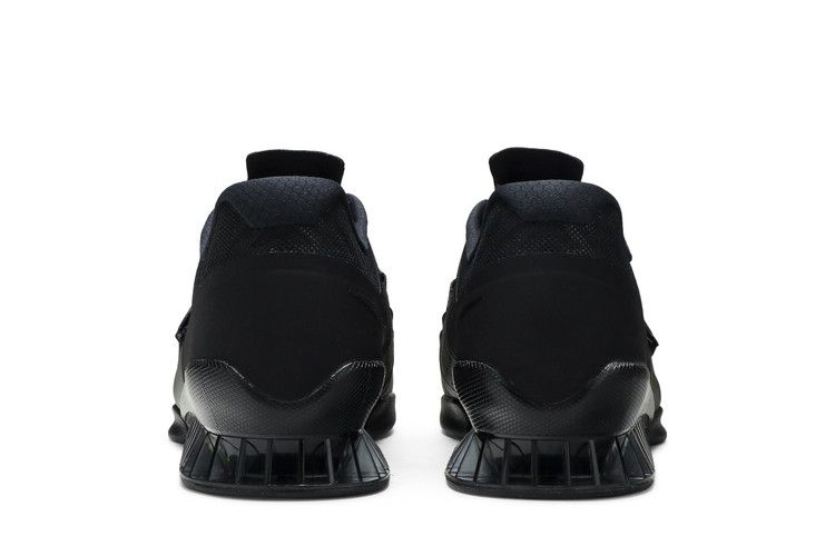 romaleos-3-triple-black-852933-004_05