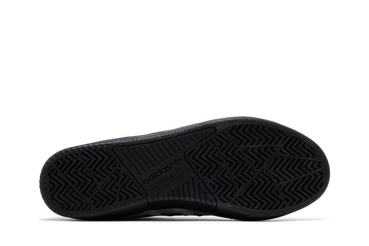 tyshawn-grey-black-gy6953_03