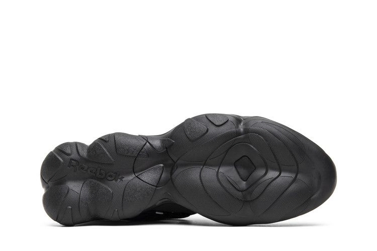 pyer-moss-x-dmx-run-fusion-experiment-triple-black-dmxrunfusiontripleblack_03