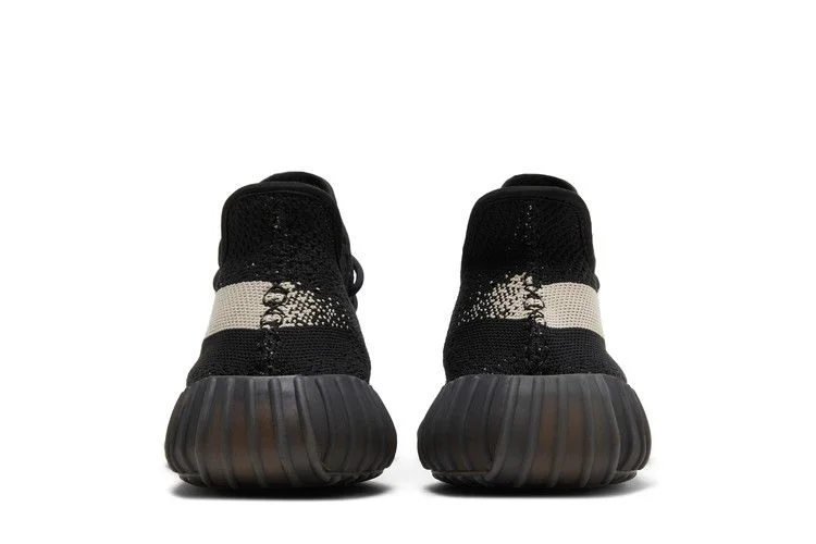 Кроссовки adidas Yeezy Boost 350 V2 'Oreo'