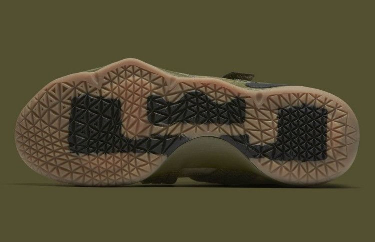 lebron-soldier-11-olive-897646-200_04
