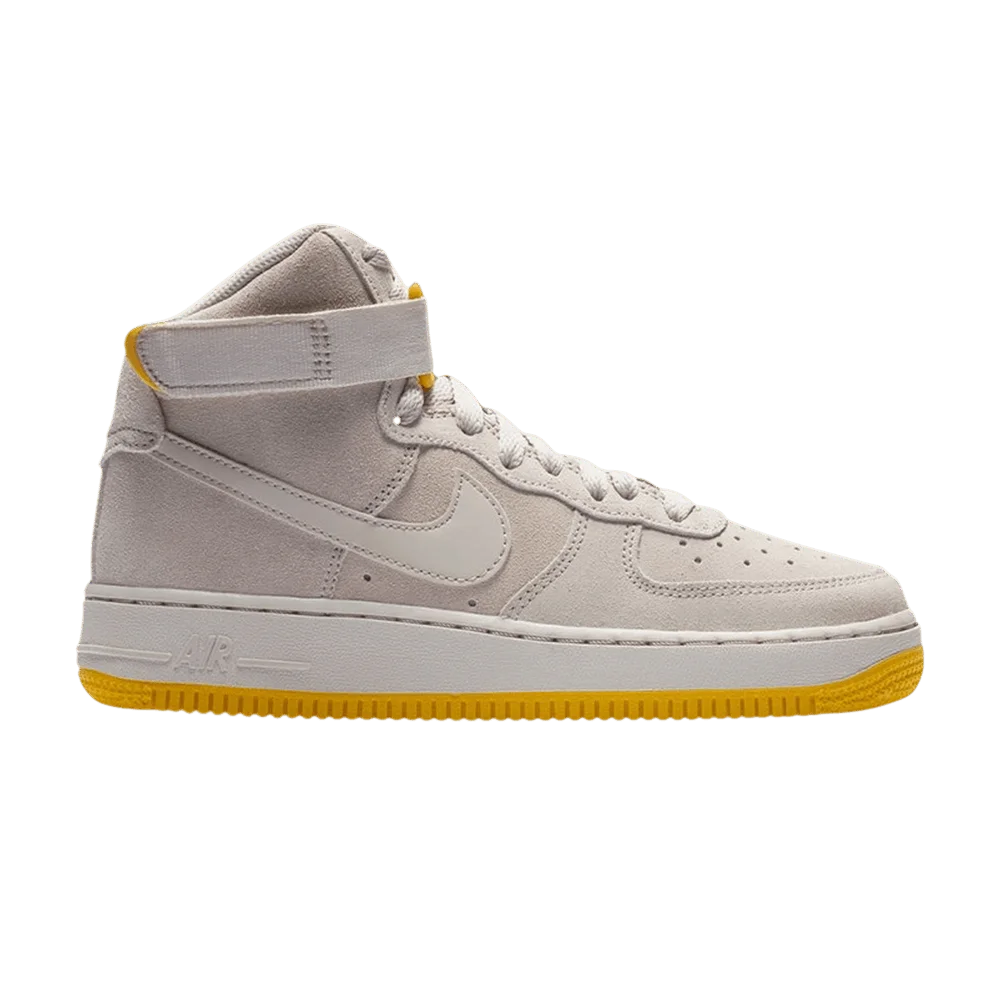 Krossovki-Nike-Air-Force-1-High-GS-Desert-Sand-Maize
