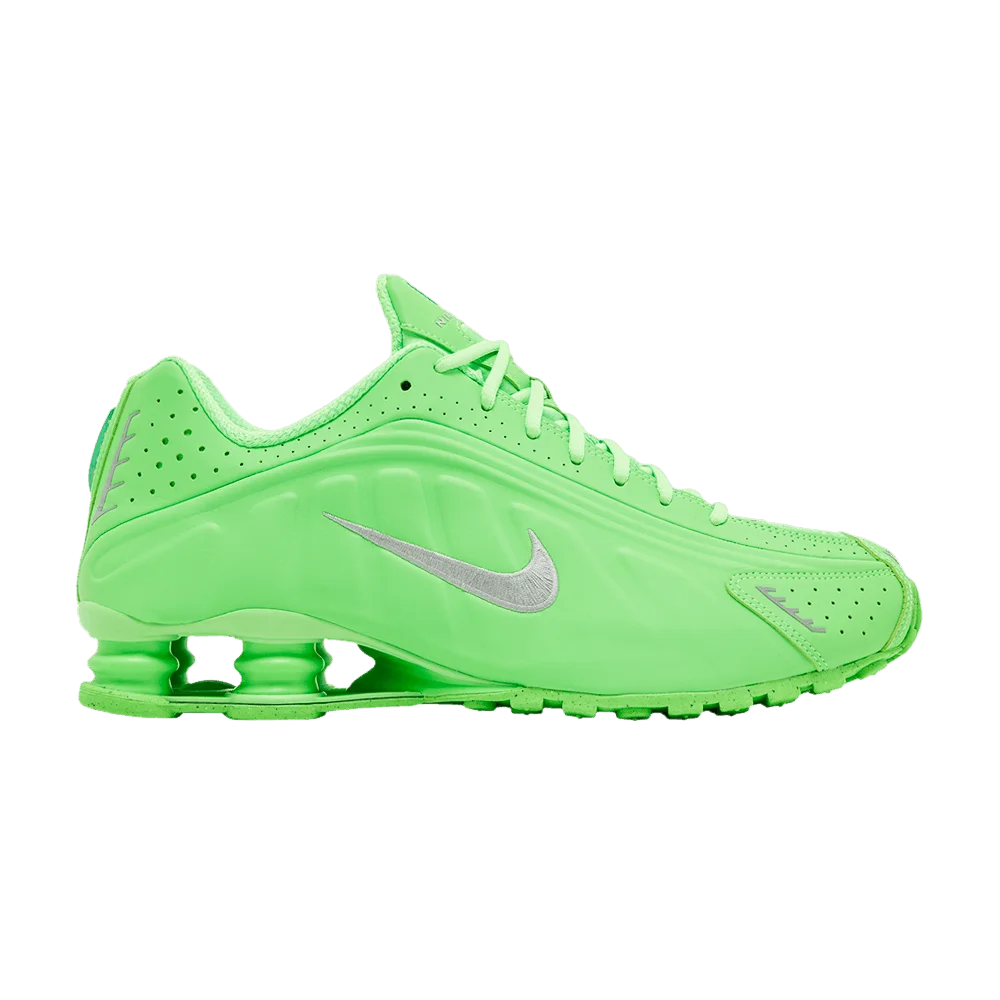 Krossovki-Nike-Wmns-Shox-R4-Green-Strike