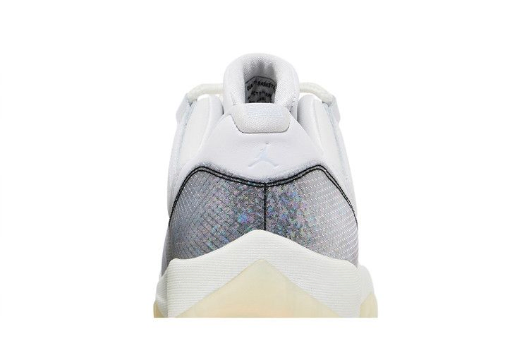 air-jordan-11-low-year-of-the-snake-hq7000-001_06