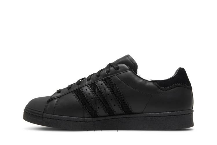 y-3-superstar-triple-black-hp3127_02