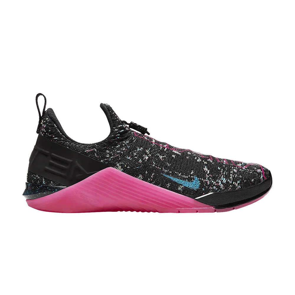 Krossovki-Nike-Wmns-React-Metcon-AMP-Black-Fire-Pink
