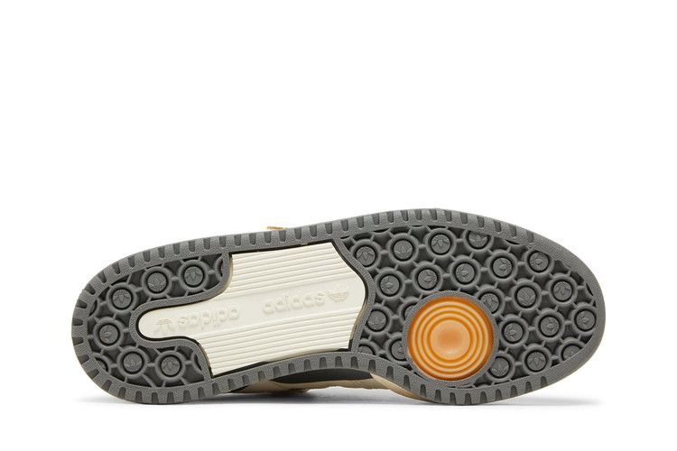 wmns-forum-low-off-white-silver-pebble-hq4374_03