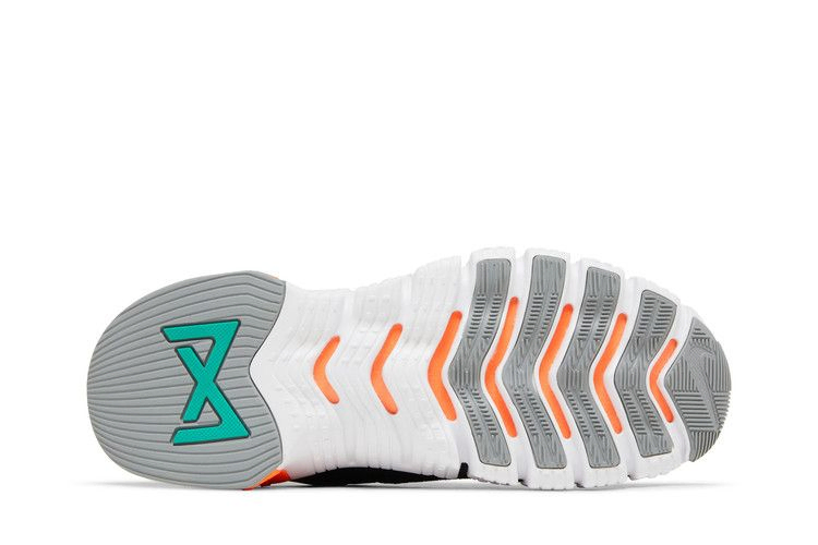Кроссовки Nike Free Metcon 4 'Black Total Orange Emerald'