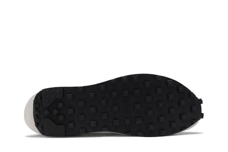Krossovki-sacai-x-Nike-LDWaffle-Summit-White-12