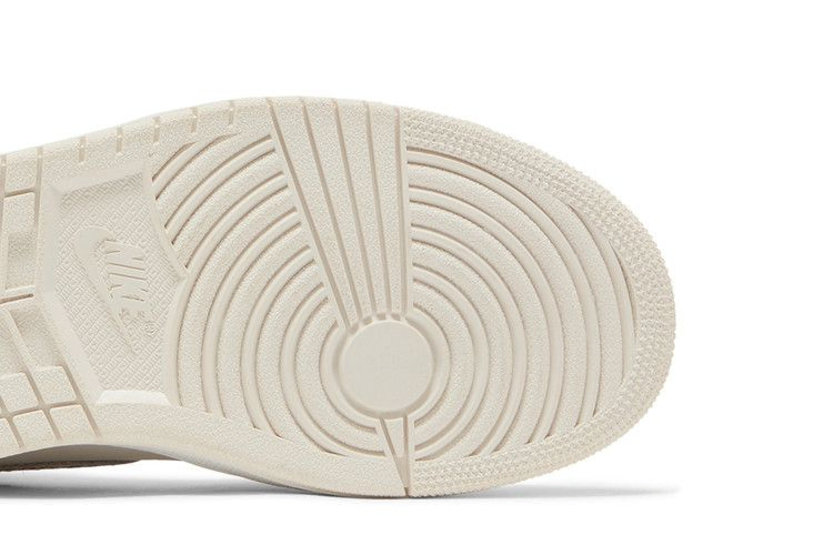 Кроссовки Wmns Air Jordan 1 Retro High Premium 'Phantom'