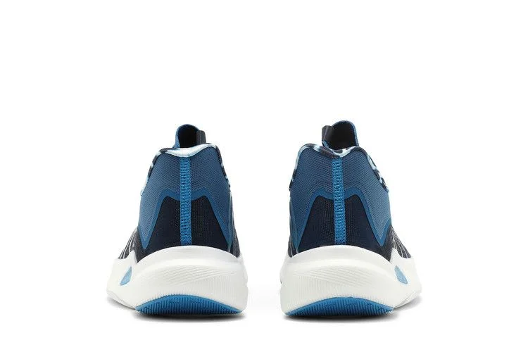Krossovki-New-Balance-FuelCell-Rebel-v2-Eclipse-5