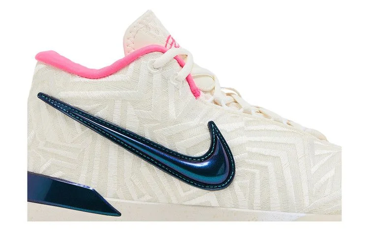 Krossovki-Nike-Zoom-LeBron-NXXT-Genisus-Bronny-1