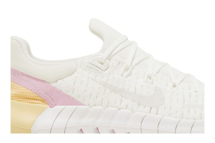 Кроссовки Nike Wmns Free Run 5.0 'Summit White Light Arctic Pink'