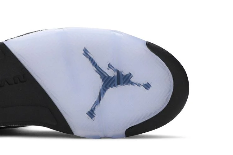 Krossovki-Air-Jordan-5-Retro-Oreo-2021-4