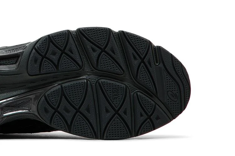 Krossovki-Kicki-Yang-Zhang-x-ASICS-Gel-NYC-Black-Pure-Silver-4