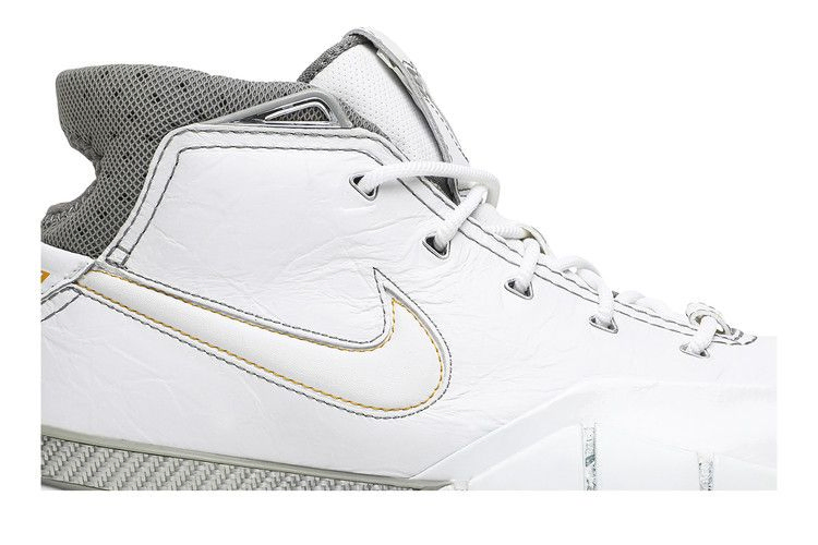 zoom-kobe-1-313143-111_01