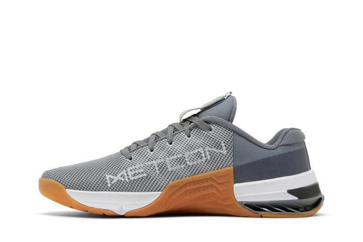 metcon-8-smoke-grey-gum-do9328-002_02