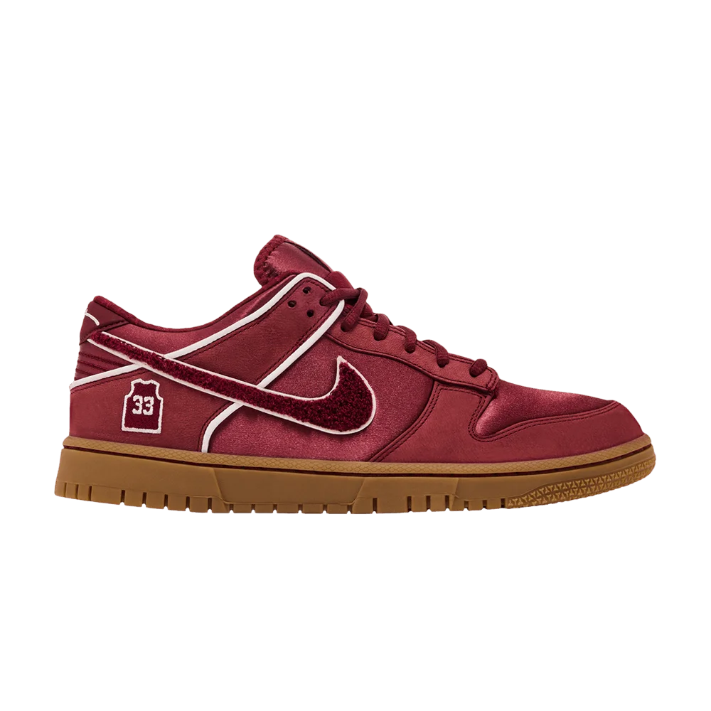 Krossovki-Kobe-Bryant-x-Nike-Dunk-Low-Protro-Team-Red