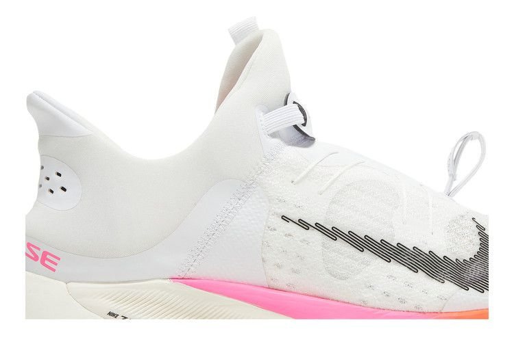 Кроссовки Nike Air Zoom Tempo NEXT% FlyEase 'Rawdacious'