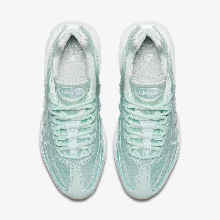 Krossovki-Nike-Wmns-Air-Max-95-Fiberglass-1