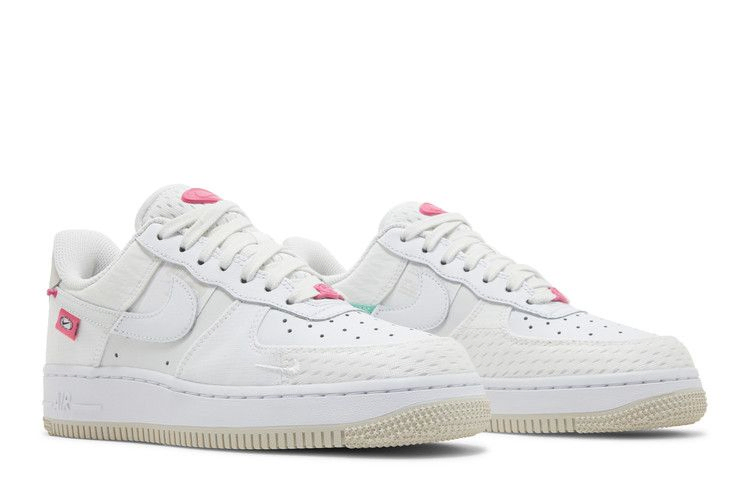 wmns-air-force-1-07-lx-pink-bling-dx6061-111_07
