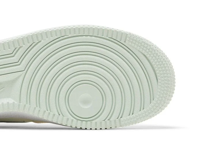 Кроссовки Nike Air Force 1 '07 LV8 'Be The One'