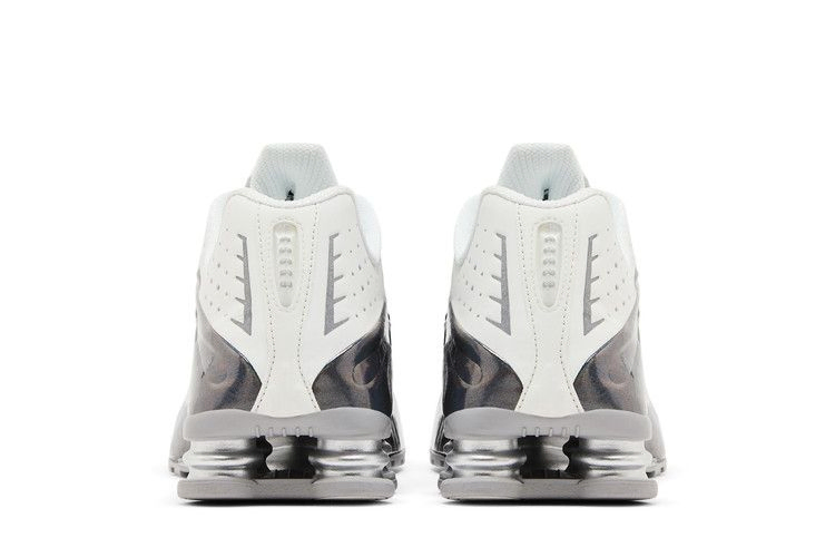 wmns-shox-r4-white-iridescent-ib7703-100_05