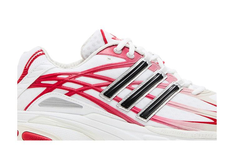 adistar-cushion-3-white-better-scarlet-ig1738_01