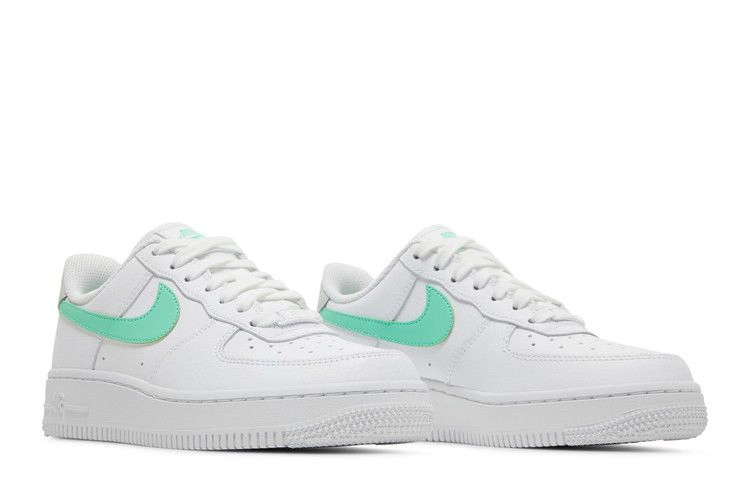 wmns-air-force-1-07-white-green-glow-315115-164_07