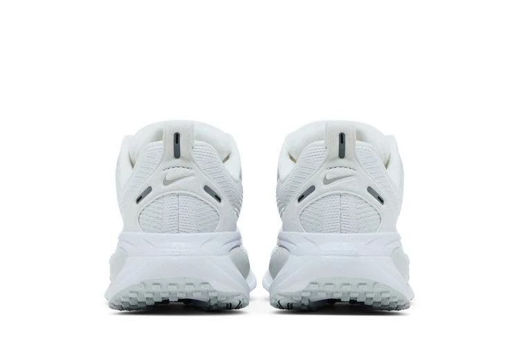 Кроссовки Nike Wmns Vomero 18 'White Photon Dust'