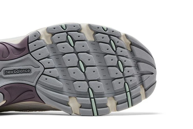 Krossovki-New-Balance-530-Sea-Salt-Ice-Wine-4