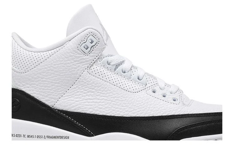 Krossovki-Fragment-Design-x-Air-Jordan-3-Retro-SP-White-1