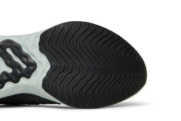 react-phantom-run-flyknit-2-iron-grey-silver-cj0277-006_04