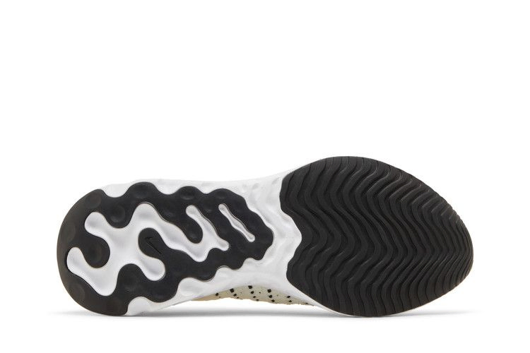 react-phantom-run-flyknit-2-sail-light-bone-dv2139-100_03