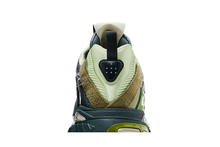 song-for-the-mute-x-adistar-cushion-shadow-green-bold-onix-jh9008_06