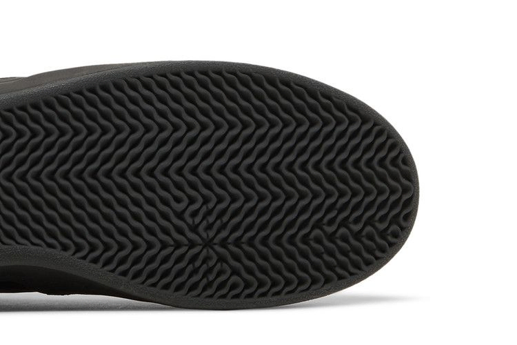 ishod-wair-premium-sb-triple-black-dz5648-001_04
